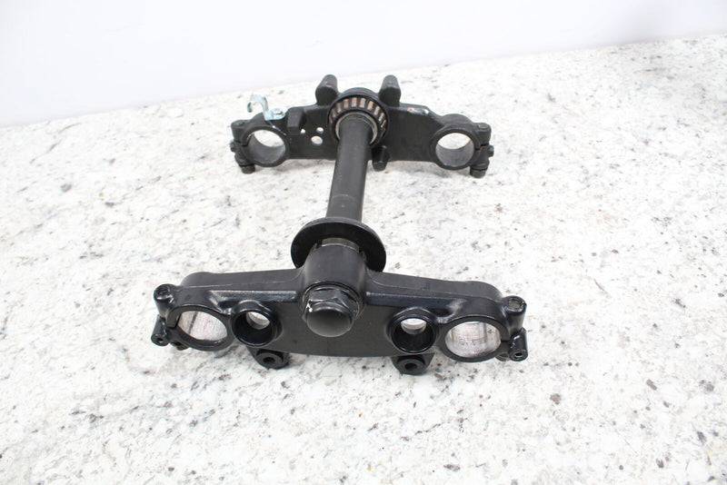 2004 SUZUKI DR200SE DR200 Triple Trees Steering Stem Bridge 51410-42AB0 - Motorcycle