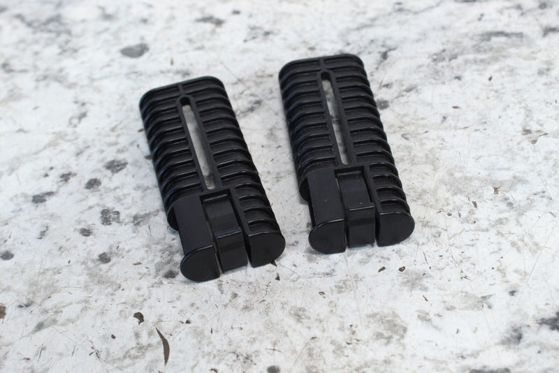 2004 YAMAHA WAVERUNNER FX CRUISER HO Airbox Lid Clips (2) 66V-13898-00-00 - Watercraft