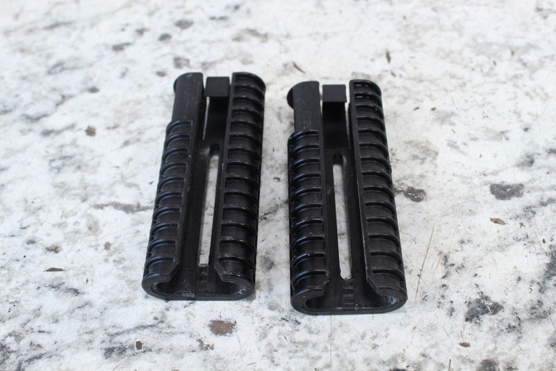 2004 YAMAHA WAVERUNNER FX CRUISER HO Airbox Lid Clips (2) 66V-13898-00-00 - Watercraft