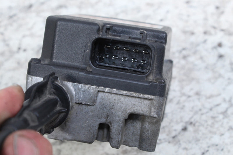 2005 HARLEY-DAVIDSON ROAD KING CLASSIC FLHRCI Cruise Control Assembly 70989-04 - Motorcycle
