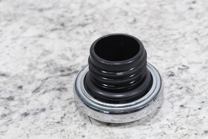 2005 HARLEY-DAVIDSON ROAD KING CLASSIC FLHRCI Fuel Tank Cap Gas Filler 61272-92F - Motorcycle