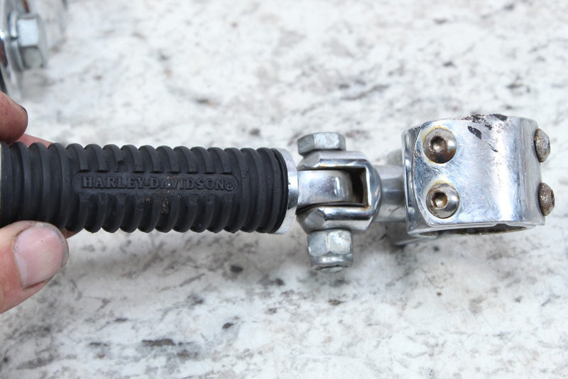 2005 HARLEY-DAVIDSON ROAD KING CLASSIC FLHRCI Highway Footpegs Pegs Rests - Motorcycle
