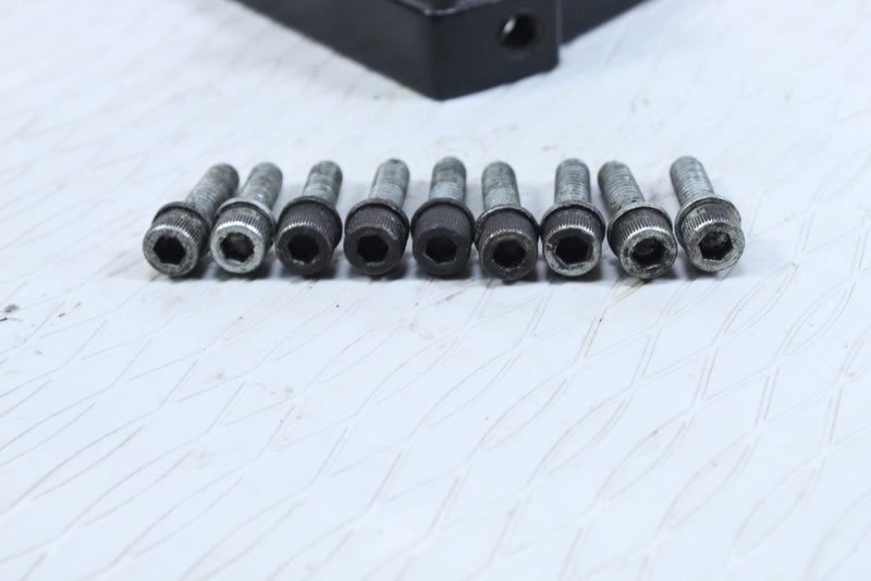 2005 HARLEY-DAVIDSON ROAD KING CLASSIC FLHRCI Oil Pan Bolts and Bracket 4741A - Motorcycle