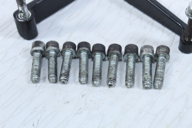 2005 HARLEY-DAVIDSON ROAD KING CLASSIC FLHRCI Oil Pan Bolts and Bracket 4741A - Motorcycle