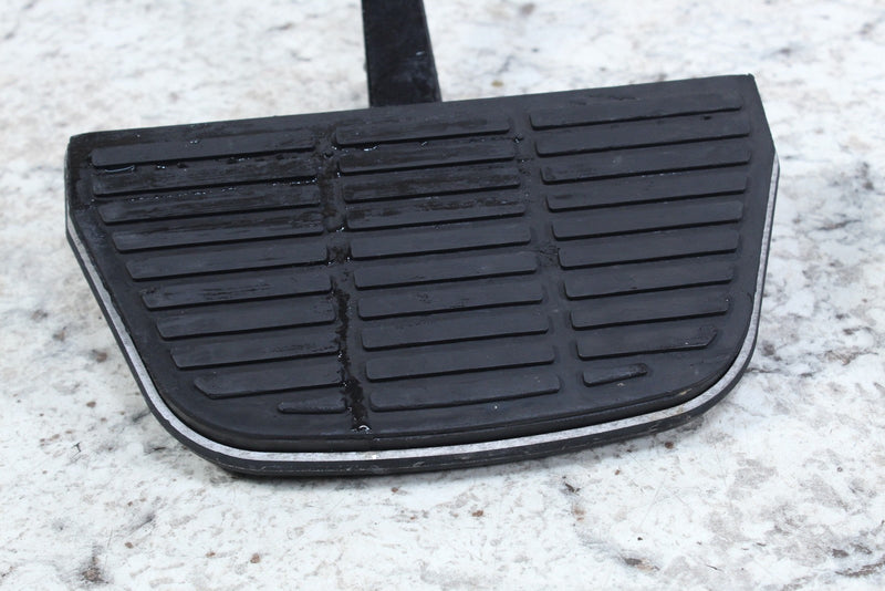 2005 HARLEY-DAVIDSON ROAD KING CLASSIC FLHRCI Passenger Footpegs Rests 50613-91A - Motorcycle