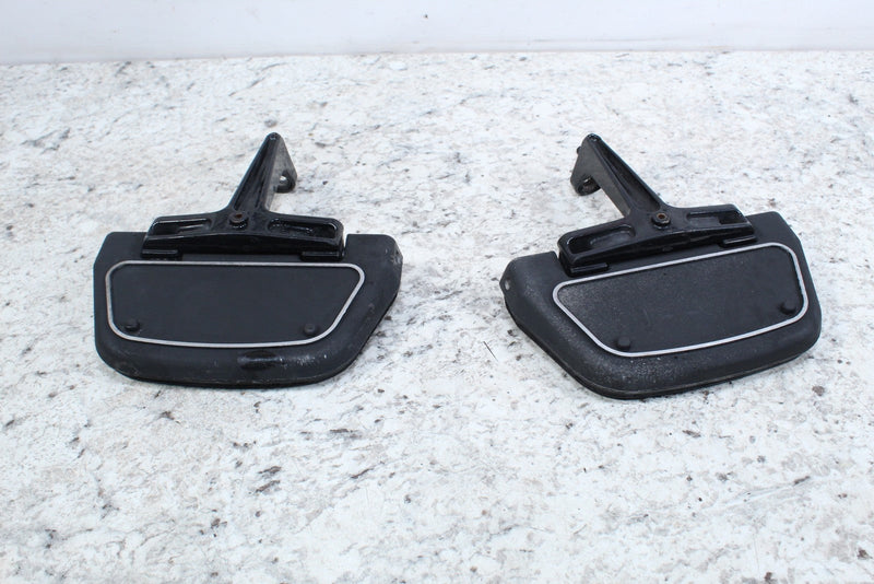 2005 HARLEY-DAVIDSON ROAD KING CLASSIC FLHRCI Passenger Footpegs Rests 50613-91A - Motorcycle