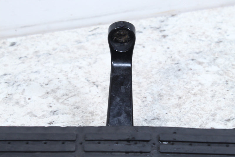 2005 HARLEY-DAVIDSON ROAD KING CLASSIC FLHRCI Passenger Footpegs Rests 50613-91A - Motorcycle