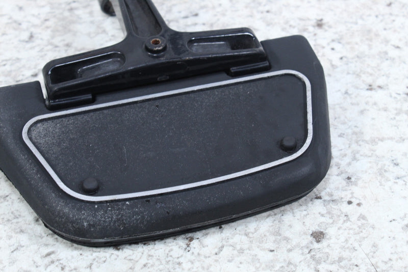 2005 HARLEY-DAVIDSON ROAD KING CLASSIC FLHRCI Passenger Footpegs Rests 50613-91A - Motorcycle