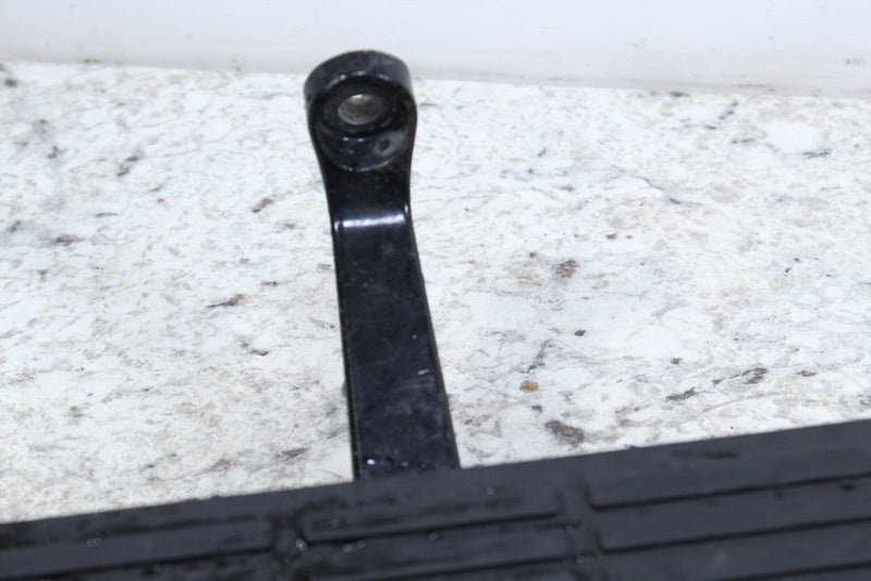 2005 HARLEY-DAVIDSON ROAD KING CLASSIC FLHRCI Passenger Footpegs Rests 50613-91A - Motorcycle