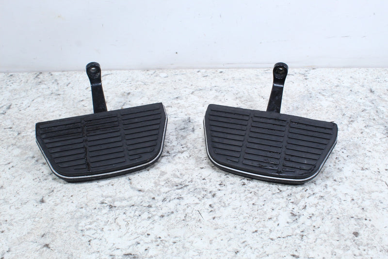2005 HARLEY-DAVIDSON ROAD KING CLASSIC FLHRCI Passenger Footpegs Rests 50613-91A - Motorcycle