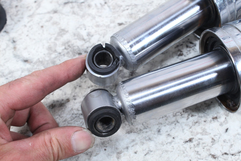 2005 HARLEY-DAVIDSON ROAD KING CLASSIC FLHRCI Rear Back Air Shocks 54565-97C