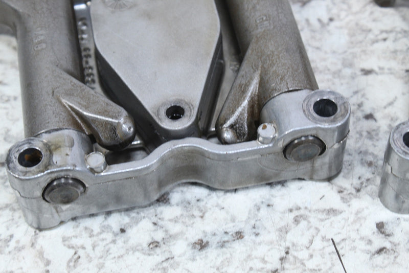 2005 HARLEY-DAVIDSON ROAD KING CLASSIC FLHRCI Rocker Arms 17360-83B 17375-83B - Motorcycle