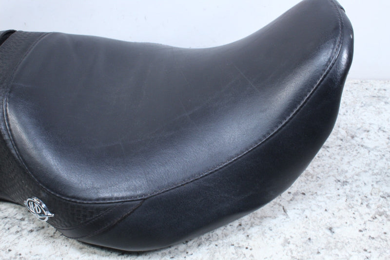 2005 HARLEY-DAVIDSON ROAD KING CLASSIC FLHRCI Seat Saddle 52934-98A - Motorcycle