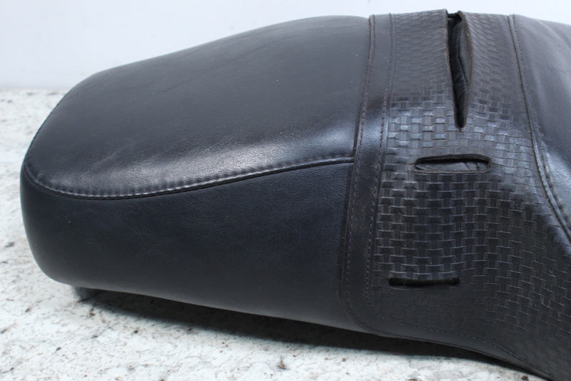 2005 HARLEY-DAVIDSON ROAD KING CLASSIC FLHRCI Seat Saddle 52934-98A - Motorcycle
