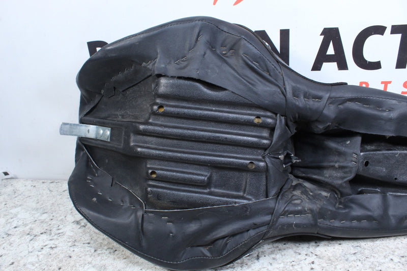 2005 HARLEY-DAVIDSON ROAD KING CLASSIC FLHRCI Seat Saddle 52934-98A - Motorcycle