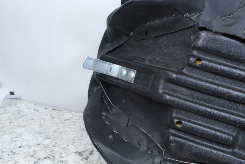 2005 HARLEY-DAVIDSON ROAD KING CLASSIC FLHRCI Seat Saddle 52934-98A - Motorcycle