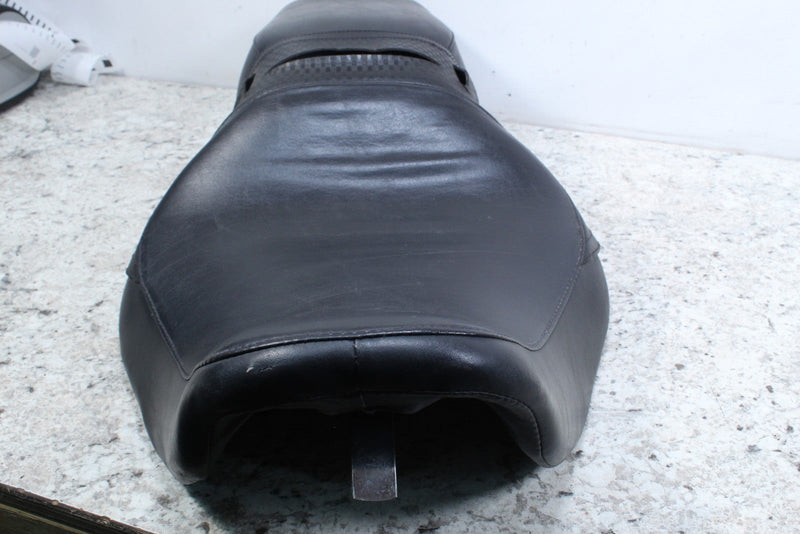 2005 HARLEY-DAVIDSON ROAD KING CLASSIC FLHRCI Seat Saddle 52934-98A - Motorcycle