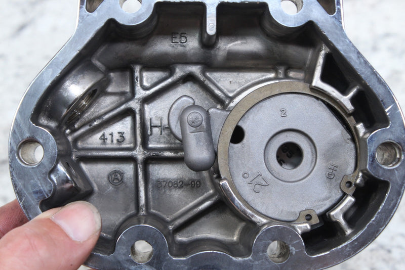 2005 HARLEY-DAVIDSON ROAD KING CLASSIC FLHRCI Transmission Clutch Cover 37105-99