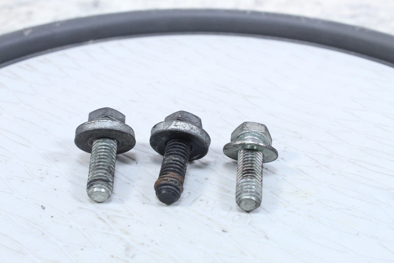 2005 HARLEY-DAVIDSON ROAD KING CLASSIC FLHRCI Upper Motor Mount Bolts 4721 4775 - Motorcycle