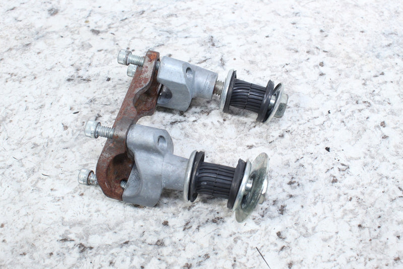 2005 HARLEY-DAVIDSON ROAD KING CLASSIC Handlebar Brackets Mounts 56149-88B - Motorcycle