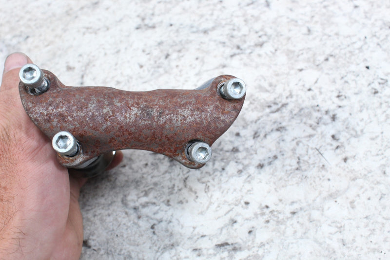 2005 HARLEY-DAVIDSON ROAD KING CLASSIC Handlebar Brackets Mounts 56149-88B - Motorcycle