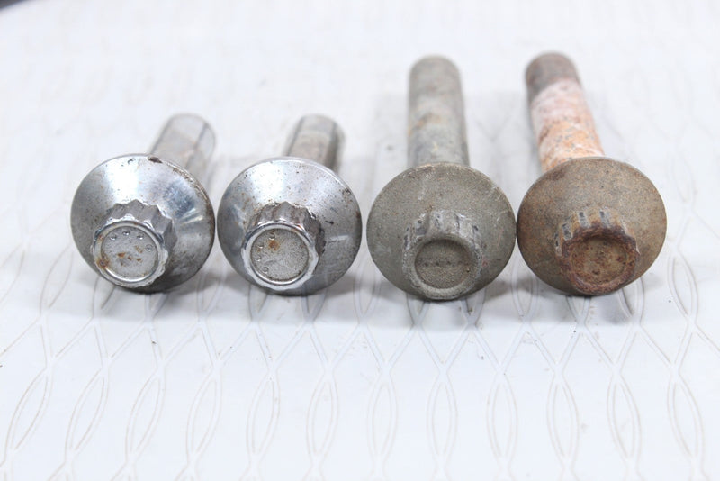 2005 HARLEY ROAD KING CLASSIC FLHRCI Cylinder Head Bolts 16480-92A 16478-85A - Motorcycle