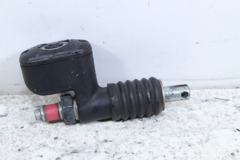 2005 HARLEY ROAD KING CLASSIC FLHRCI Rear Brake Master Cylinder 42454-99A