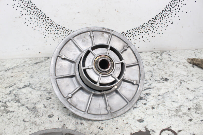 2005 POLARIS SPORTSMAN 600 Secondary Driven Clutch 1322407