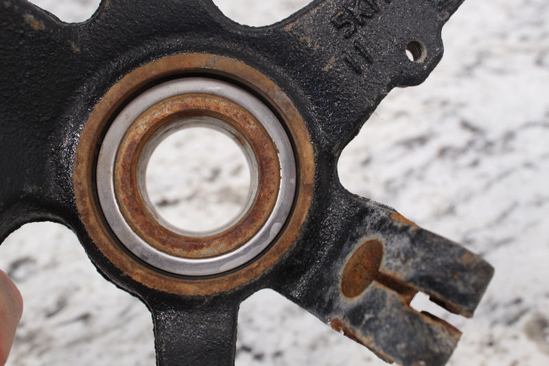 2005 YAMAHA GRIZZLY 660 Left Front Steering Knuckle Spindle 5KM-23501-10-00 - ATV