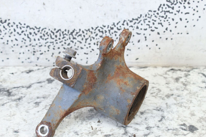 ATV - 2007 ARCTIC CAT 500 FIS AUTO 4X4  Front Steering Knuckle Spindle 0505-460