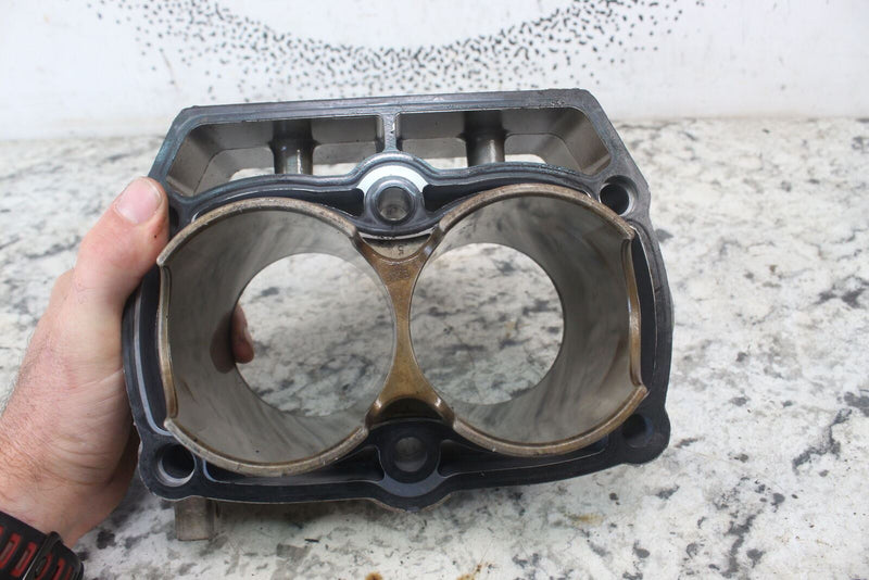 UTV - 2007 POLARIS RANGER 700 LE Cylinders Jugs 2202696