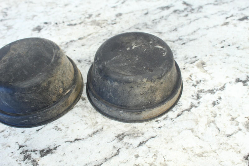 2007 YAMAHA GRIZZLY 700 Headlight Rubber Caps 3B4-28349-00-00 - ATV