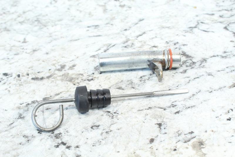 2007 YAMAHA GRIZZLY 700 Oil Dip Stick 3B4-15362-01-00 3B4-15112-02-00