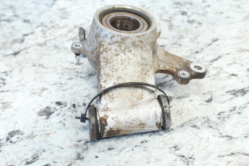 2007 YAMAHA GRIZZLY 700 Right Rear Spindle Knuckle Carrier 3B4-2532F-00-00 - ATV