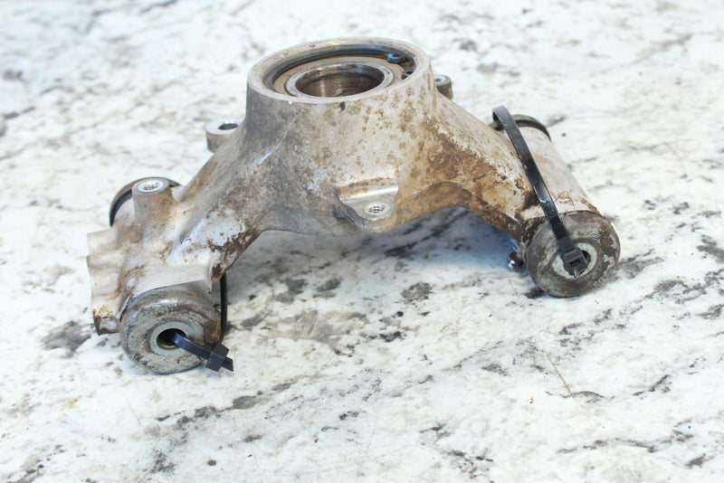 2007 YAMAHA GRIZZLY 700 Right Rear Spindle Knuckle Carrier 3B4-2532F-00-00 - ATV