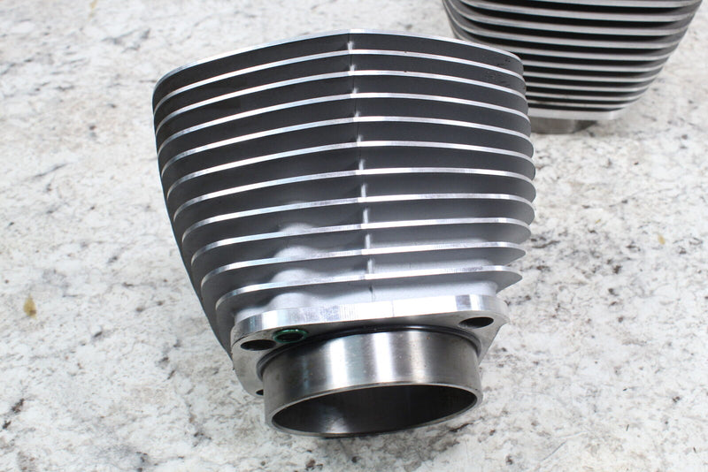 2009 HARLEY-DAVIDSON DYNA SUPER GLIDE CUSTOM FXDC Cylinders Jugs Barrel 17459-07 - Motorcycle