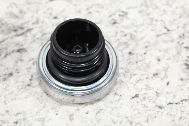 2009 HARLEY-DAVIDSON DYNA SUPER GLIDE CUSTOM FXDC Fuel Tank Gas Cap 61272-92F - Motorcycle