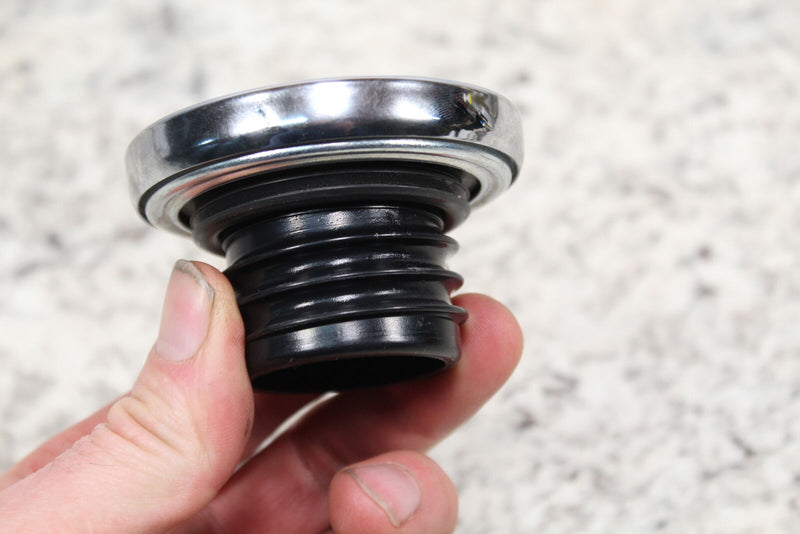 2009 HARLEY-DAVIDSON DYNA SUPER GLIDE CUSTOM FXDC Fuel Tank Gas Cap 61272-92F - Motorcycle
