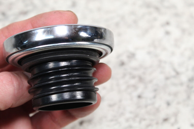 2009 HARLEY-DAVIDSON DYNA SUPER GLIDE CUSTOM FXDC Fuel Tank Gas Cap 61272-92F - Motorcycle