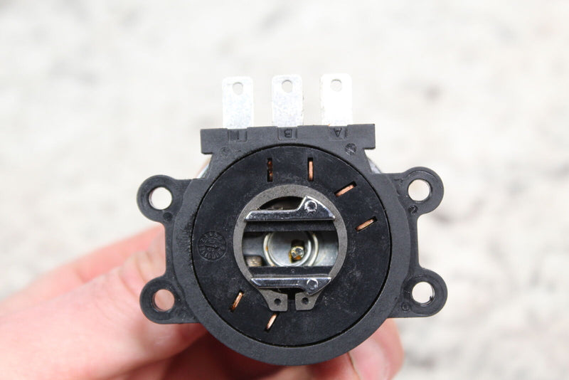 2009 HARLEY-DAVIDSON DYNA SUPER GLIDE CUSTOM FXDC Lock Set Ignition 71430-06B - Motorcycle