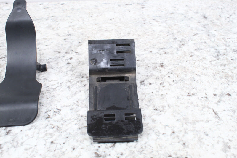 2009 HARLEY-DAVIDSON DYNA SUPER GLIDE Wire Harness Brackets Caddy 70464-08A - Motorcycle