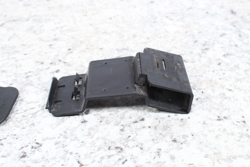 2009 HARLEY-DAVIDSON DYNA SUPER GLIDE Wire Harness Brackets Caddy 70464-08A - Motorcycle