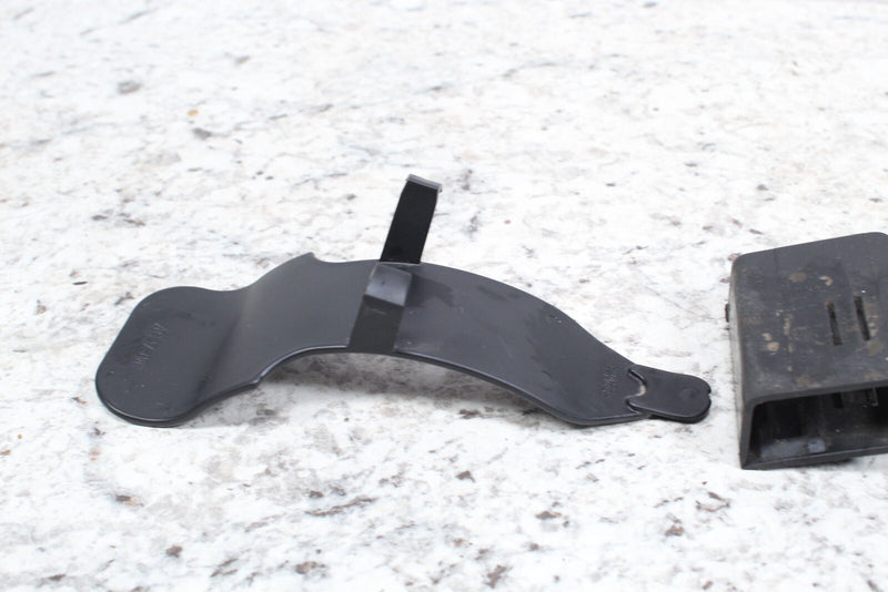 2009 HARLEY-DAVIDSON DYNA SUPER GLIDE Wire Harness Brackets Caddy 70464-08A - Motorcycle
