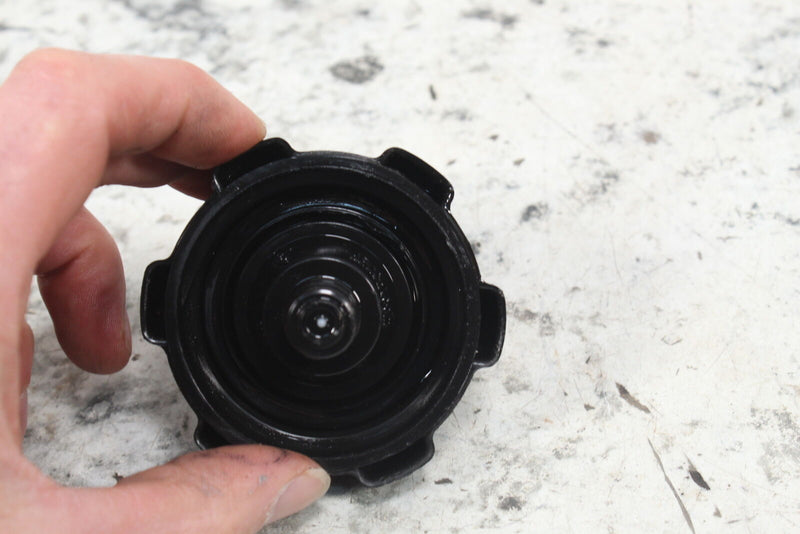 2010 ARCTIC CAT CROSSFIRE 800 Oil Tank Cap Lid 1670-365 - Snowmobile