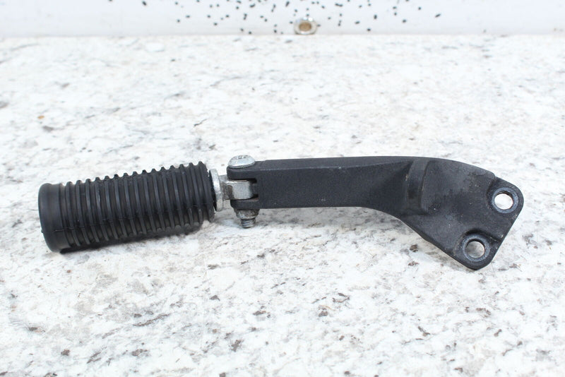 2012 HARLEY-DAVIDSON DYNA SWITCHBACK FLD 103 Left Passenger Footrest 33032-99 - Motorcycle