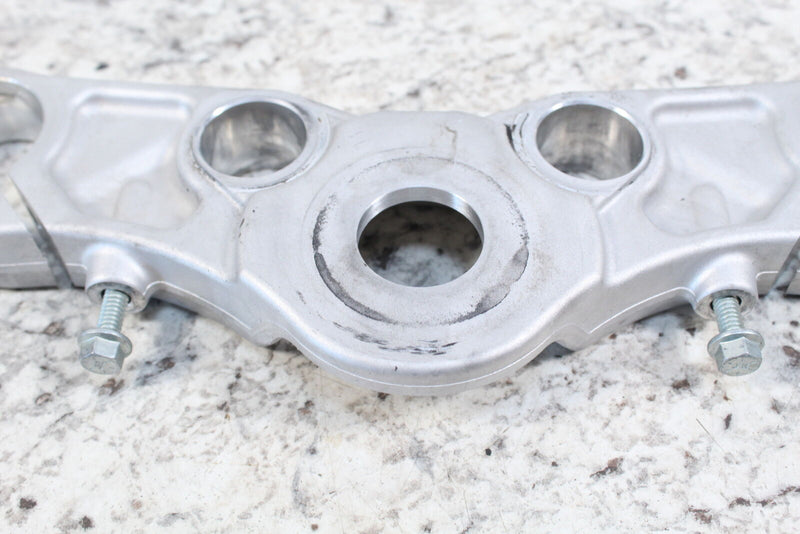 2012 HARLEY-DAVIDSON DYNA SWITCHBACK FLD 103 Upper Triple Tree Clamp 55900005 - Motorcycle