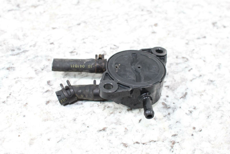 UTV - 2012 JOHN DEERE GATOR XUV 550 S4 Fuel Gas Pump  UC18349