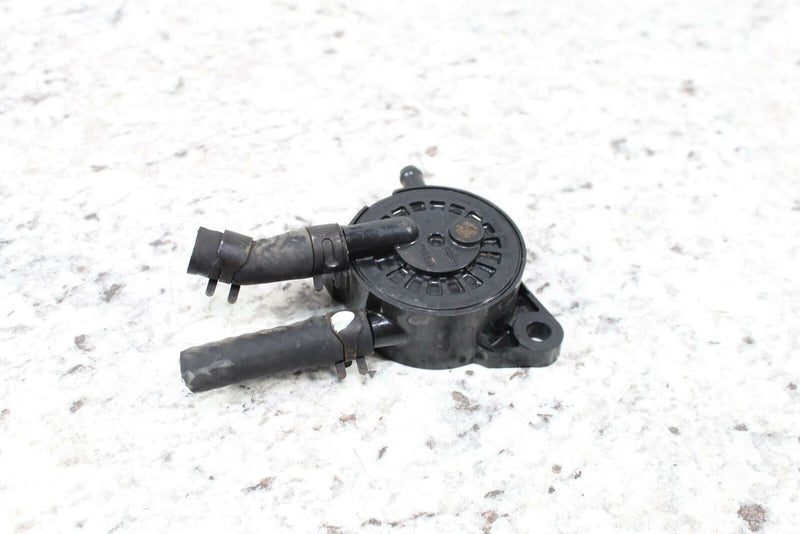 UTV - 2012 JOHN DEERE GATOR XUV 550 S4 Fuel Gas Pump  UC18349