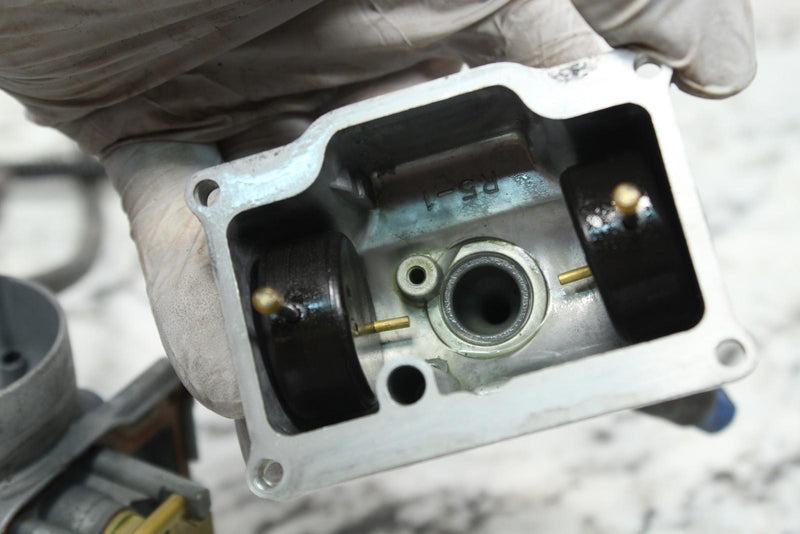 2015 POLARIS INDY 550 VOYAGER Carburetors Carbs 3131758 3131767 - Snowmobile