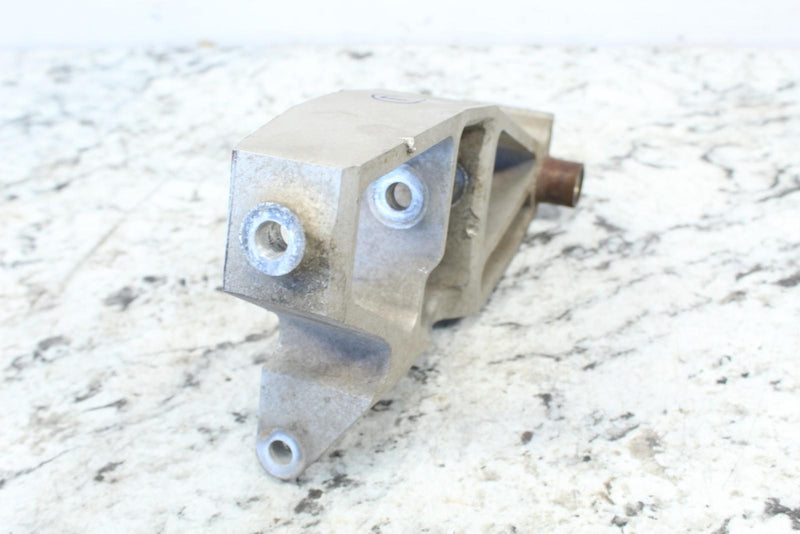 2015 POLARIS INDY 550 VOYAGER Left Spindle Knuckle Leg 1824144 - Snowmobile